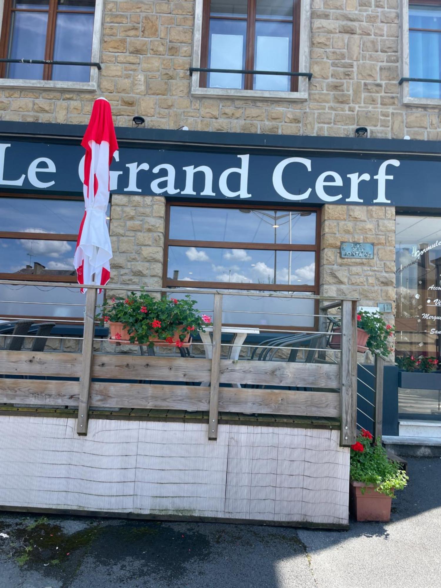 Le Grand Cerf Carignan Exterior foto